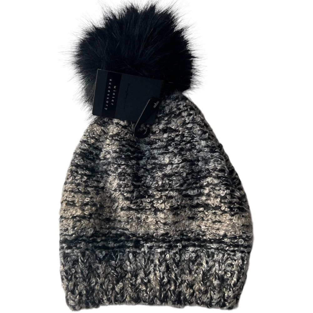 Do Everything In Love Beanie w/Pom Black & Neutrals, so soft! NWT🏷
